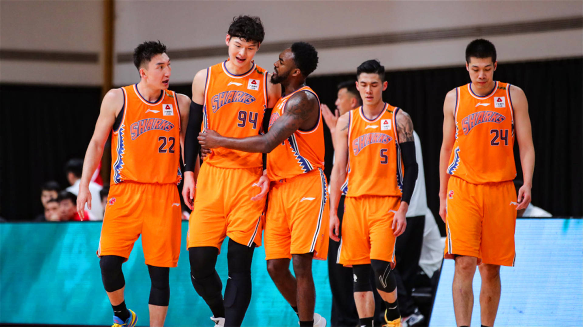 关于CBA常规赛冲刺阶段走向成谜；夏洛特黄蜂战术微调；引发热议；高层口径保持一致的信息