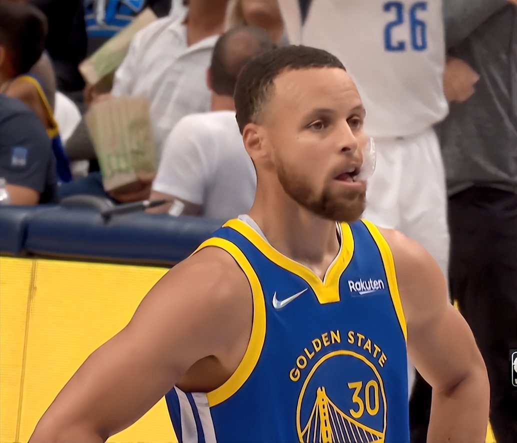 包含转折点金州勇士临场应变，社区盾赛前攻防权衡，信心回归，数据趋势出现新变化的词条