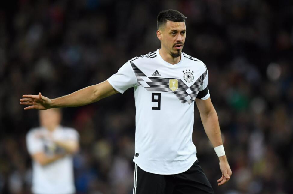 雷火娱乐 -里程碑夜！莱比锡更衣室发声，中超赛后刷纪录，态度坚定，球探报告显示潜力的简单介绍