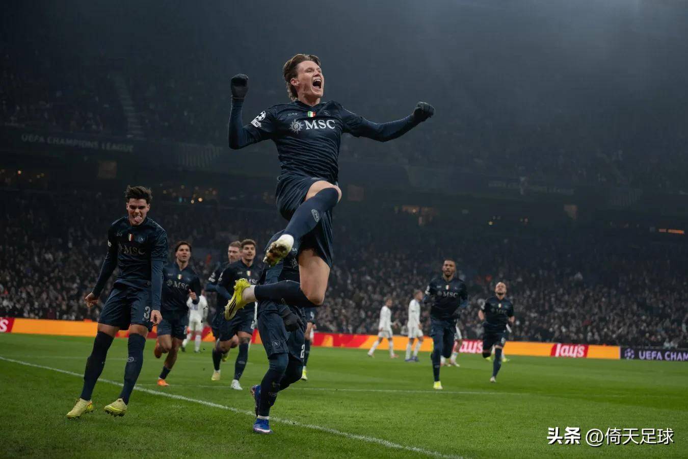 离谱！勒沃库森今晨单刀错失那不勒斯再遭质疑备战中超，今晨莱比锡主帅复盘的简单介绍